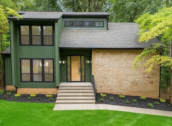 2nd image of 7820 Harbor Dr