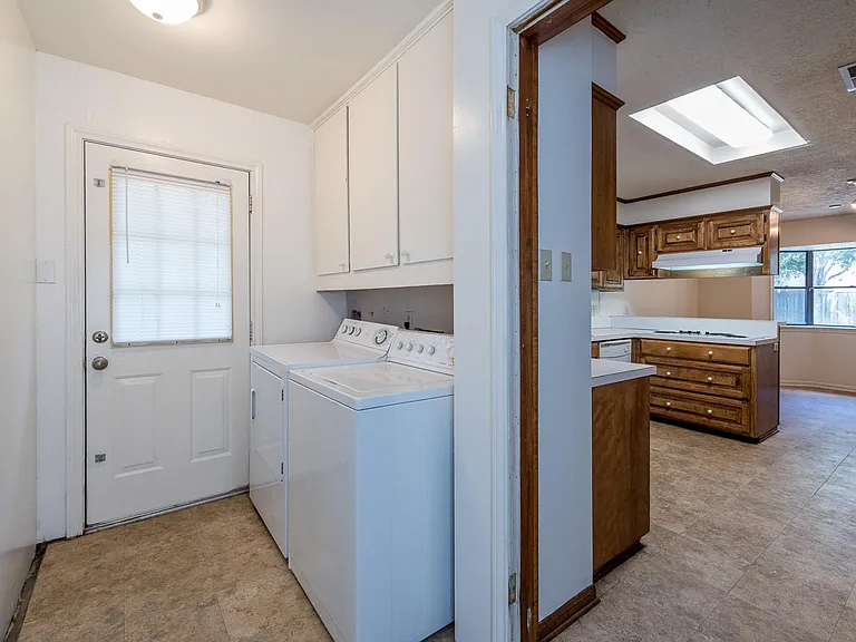 2805 Normand Dr — Photo 12