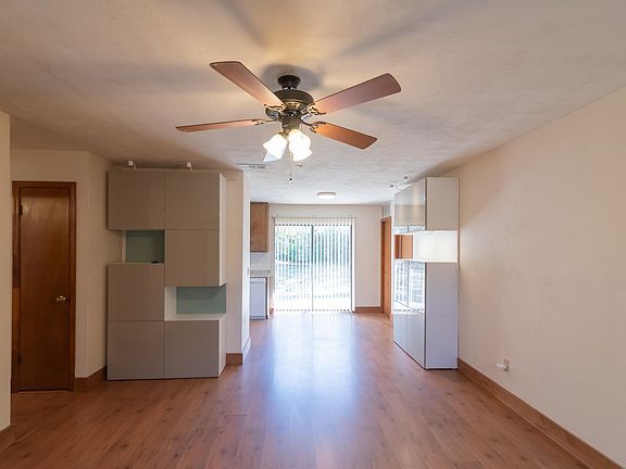 3rd image of 3731 Caracus Ct