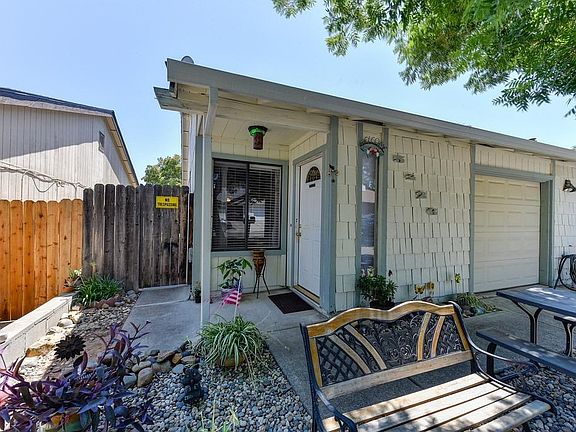 3rd image of 5424-5426 E Knoll Dr