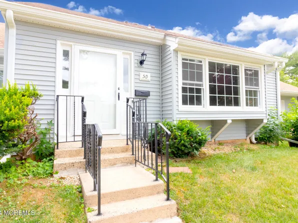 5D Plaza De Las Flores #D, Freehold, NJ 07728