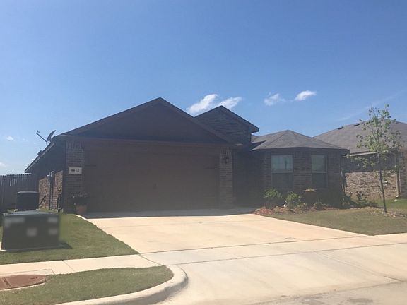 3rd image of 1112 Autumnwood Dr