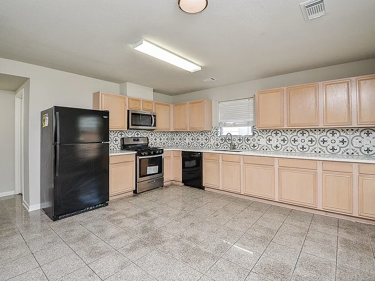 13410 Cricklewood Creek Ln — Photo 10