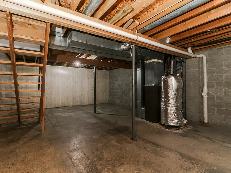 Rainbow Court Townhomes — Photo 9