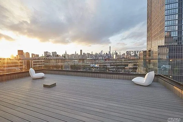 Sold by Chase Global Realty Corp | media 7