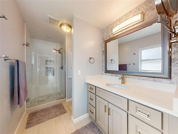 5th image of 303 Hermits Trl