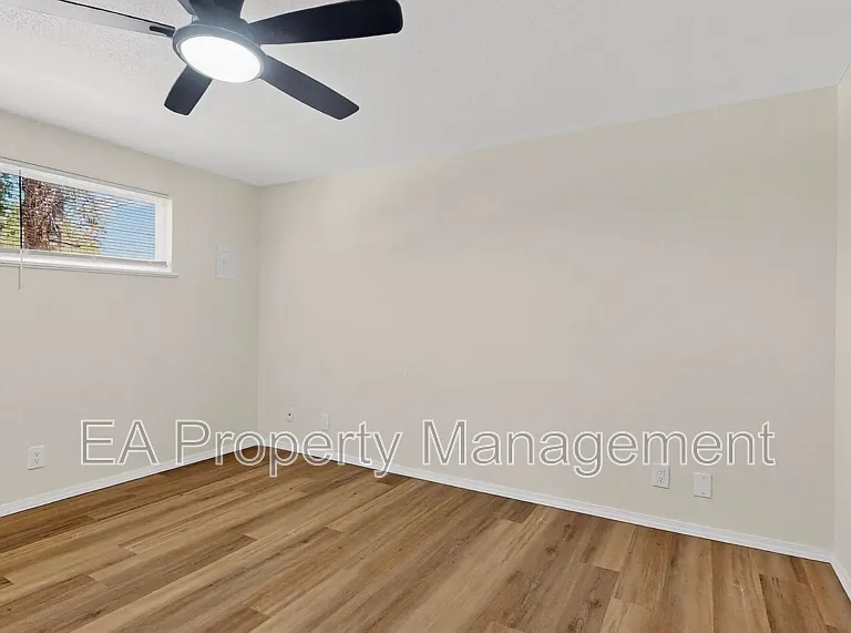 1055 Betts St NE — Photo 20