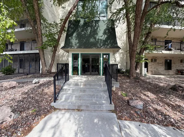 10511 Cedar Lake Rd APT 205, Minnetonka, MN 55305