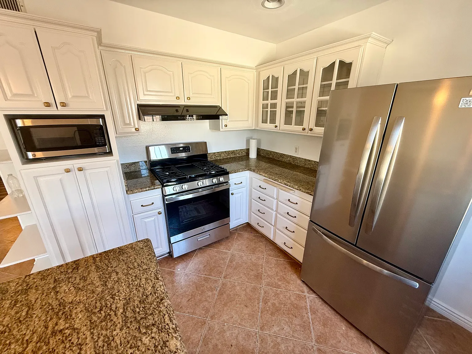 3 bed, 1.5 bath, 1150 sqft, $3,995 — Photo 4