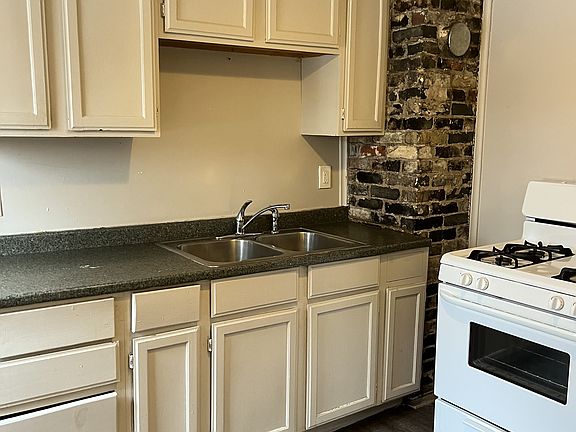 5th image of 914 W Southern Ave APT 2