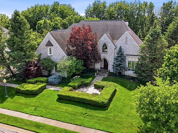2nd image of 10500 Bishop Cir