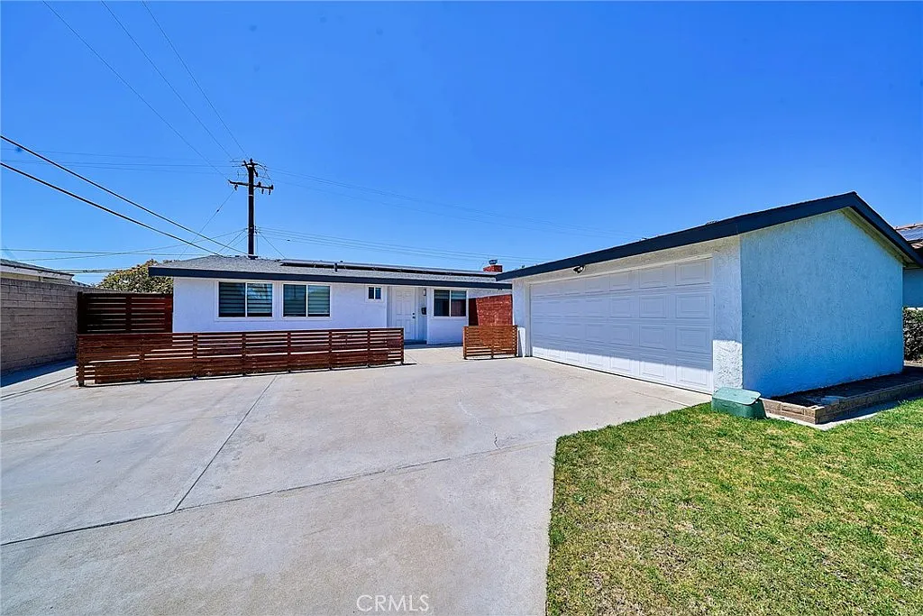 3 bed, 1852 sqft, $4,100 — Photo 1
