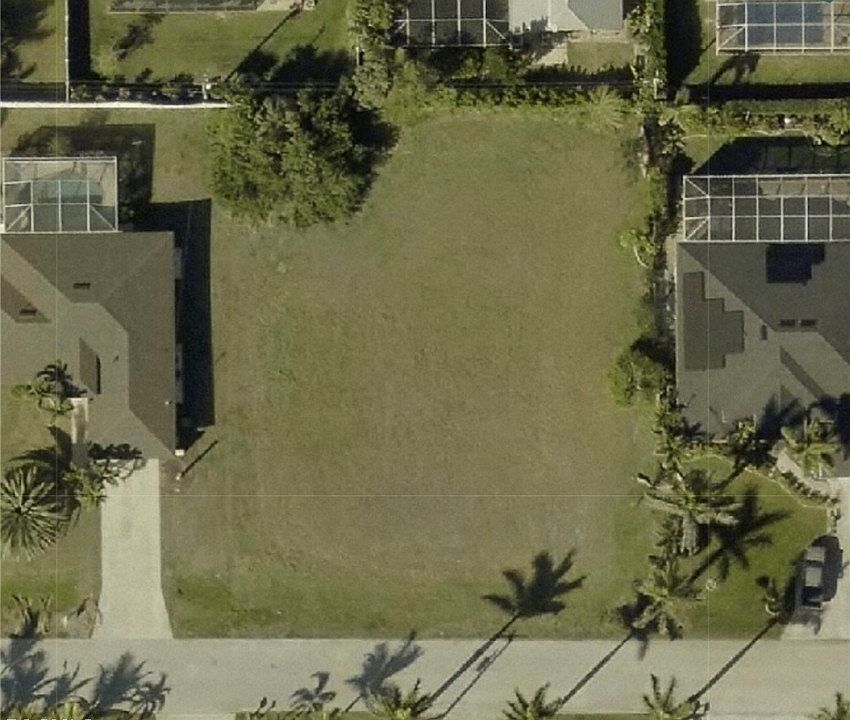 1st image of 1729 SW 40th Ter