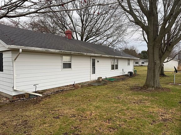 5th image of 100 Hazelwood Dr