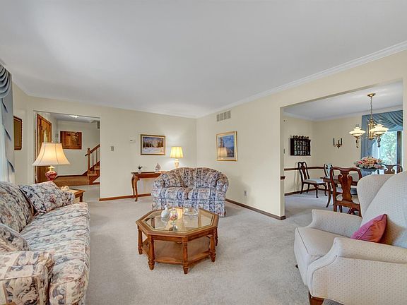4th image of 9824 E Oakridge Dr