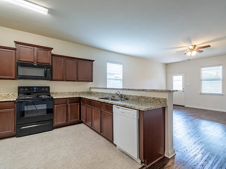 1911 Hot Springs Way — Photo 7