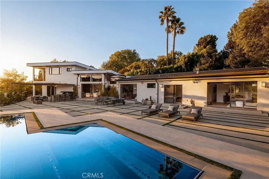 5 bed, 6.5 bath, 4704 sqft, $35,000 — Photo 3