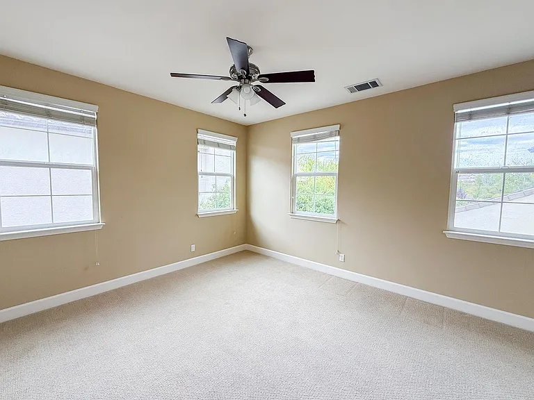 342 Stanforth Ct — Photo 39
