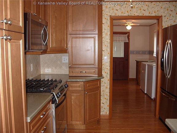 5th image of 210 5th Ave