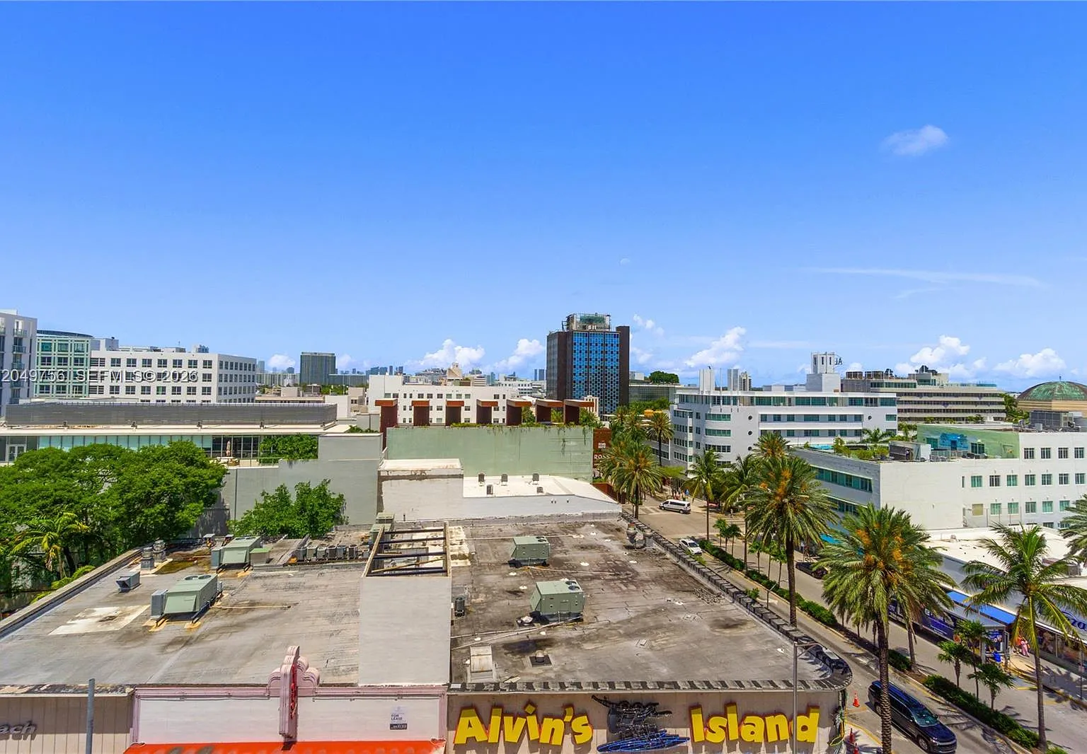 The Decoplage Condo — Photo 3