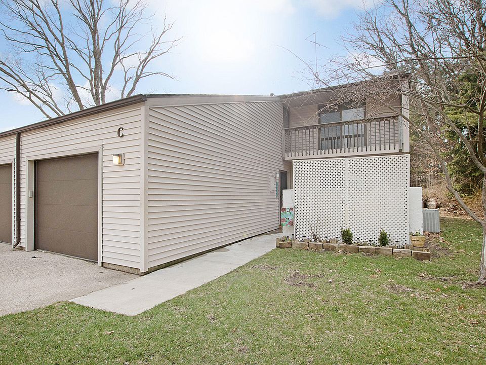 1st image of 17570 Parkwood Unit C