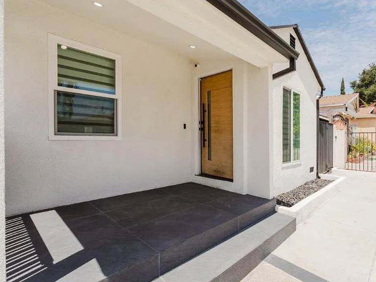 8119 Shadyglade Ave — Photo 4