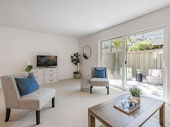 5th image of 1267 Valley Oak Court #F