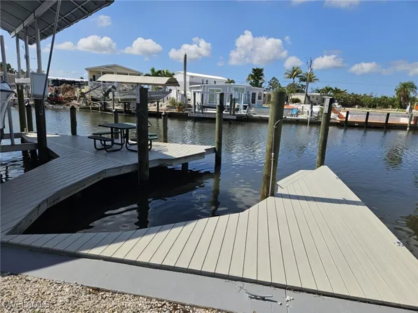 3821 Blueberry Ln, Saint James City, FL 33956