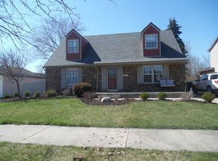 25058 Montebello Dr, Woodhaven, MI 48183