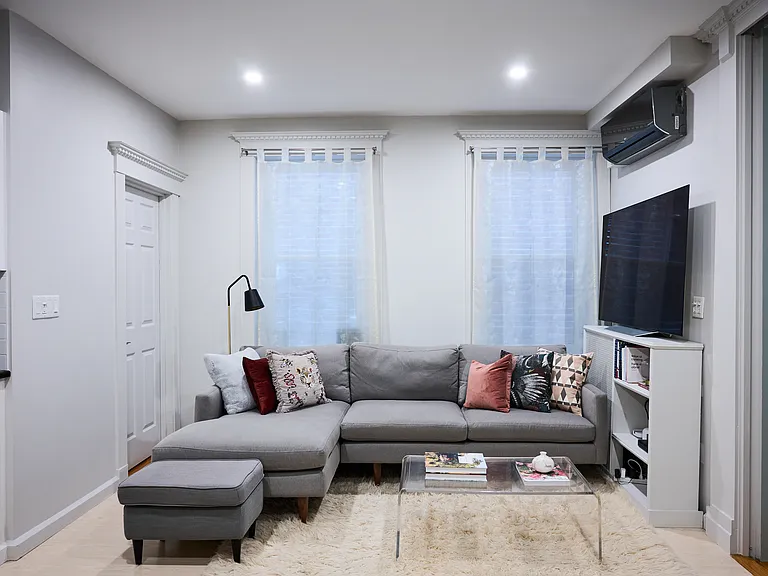 638 Washington St #2 — Photo 10