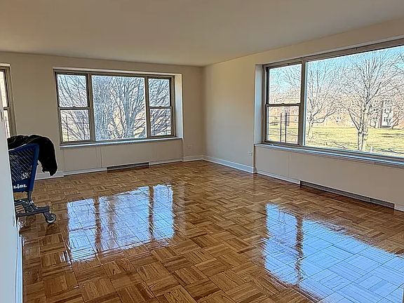 3rd image of 73-07 195th St #1B