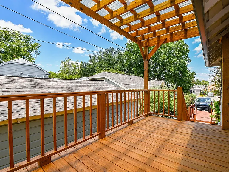 1525 Studewood St — Photo 4