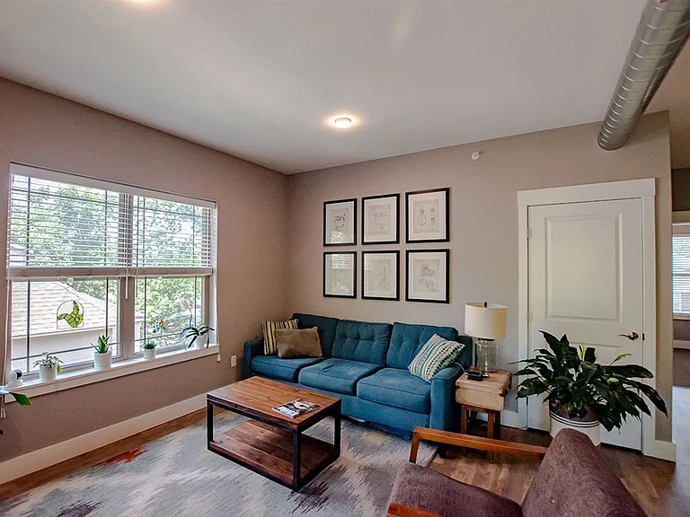 408 S Prairie St — Photo 8