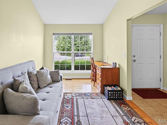 4th image of 6852 Kensington Dr