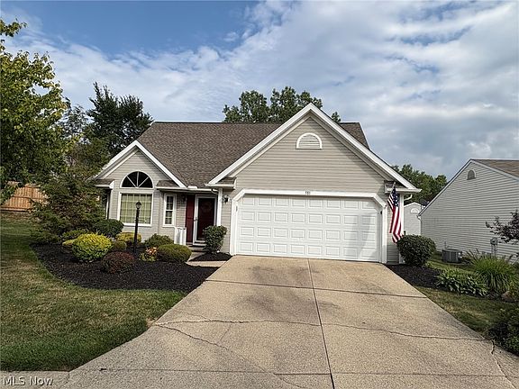 2nd image of 581 Thornberry Ln