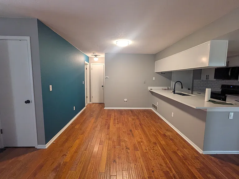 6241 Willow Ln — Photo 1