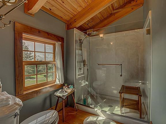 5th image of 4075 Bridle Path Ln