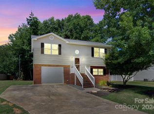 1125 Balls Creek Rd, Claremont, NC 28610