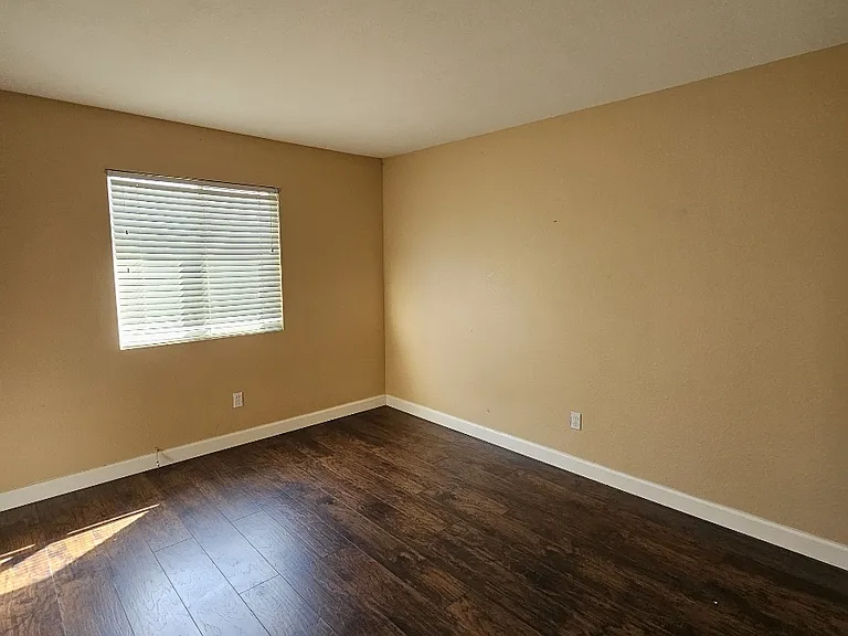 4147 Heirloom Ln — Photo 9