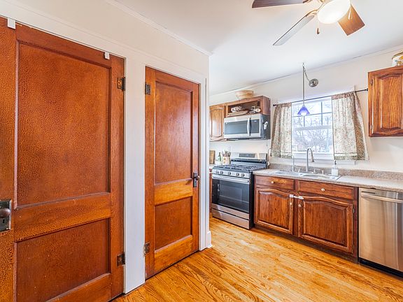 4th image of 1448 Park St