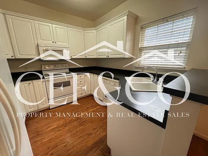 729 Lanyon Ln — Photo 7