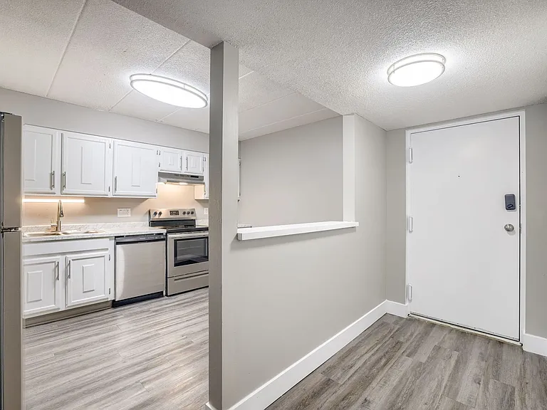 Meadowlark Apts — Photo 6