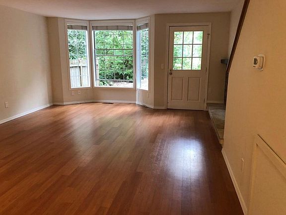 4th image of 10243 NE 129th Ln