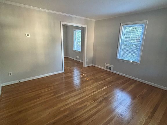 4th image of 2856 Fairhaven Ave