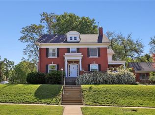 720 N 4th St, Atchison, KS 66002