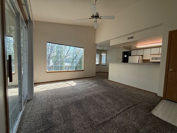 4th image of 3260 N Lakegrove Ln #201