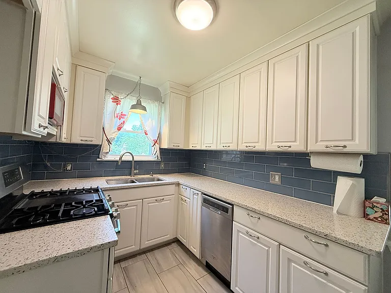 209 S Quebec Ave — Photo 3