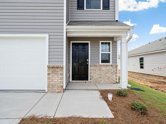 2nd image of 211 Stone Creek Rd