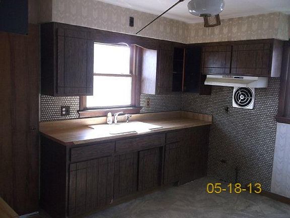 5th image of 14441 S Blaine Ave