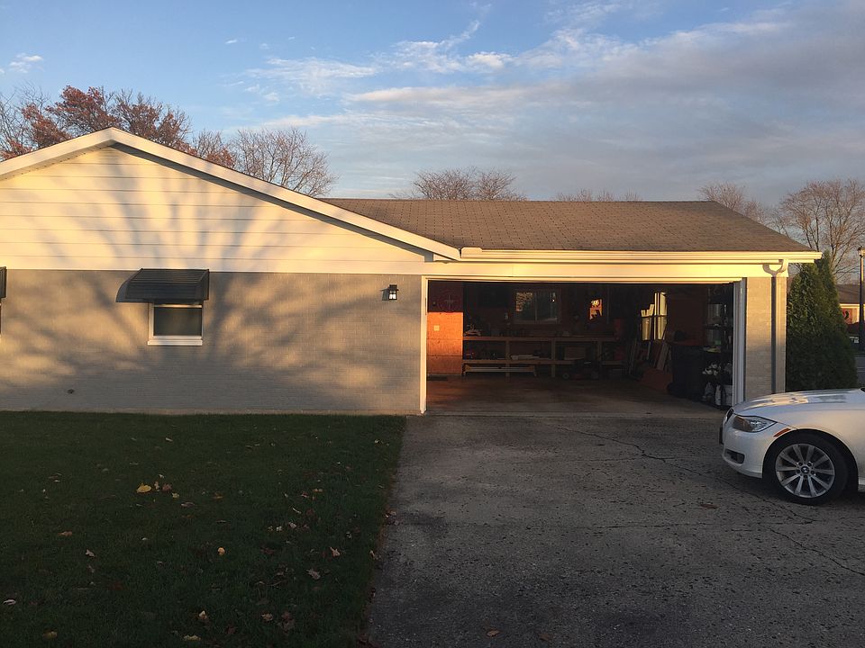 1st image of 1800 Carol Dr